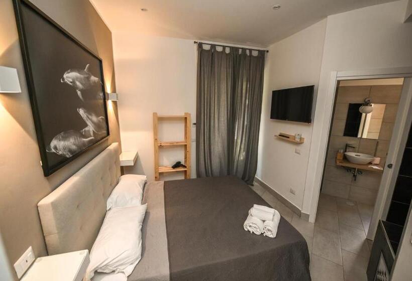 اتاق استاندارد با وان آب گرم, Living Salerno B&b