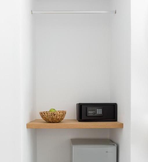 Superior Room, Eucalyptus