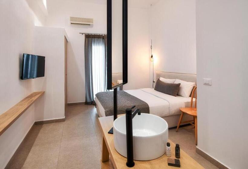 Superior Room, Eucalyptus