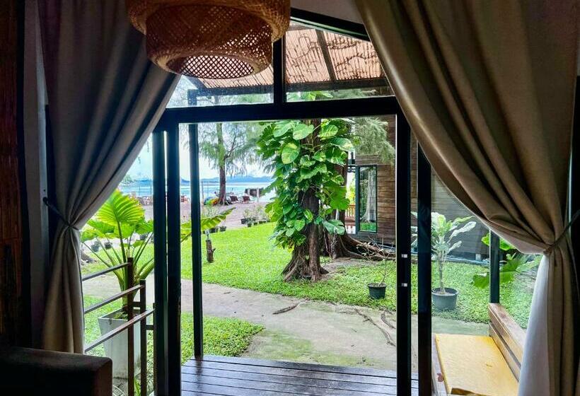 Бунгало Стандарт Вид на Море, Salisa Resort