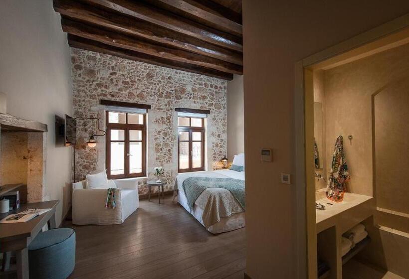 Полулюкс, Serenissima Boutique