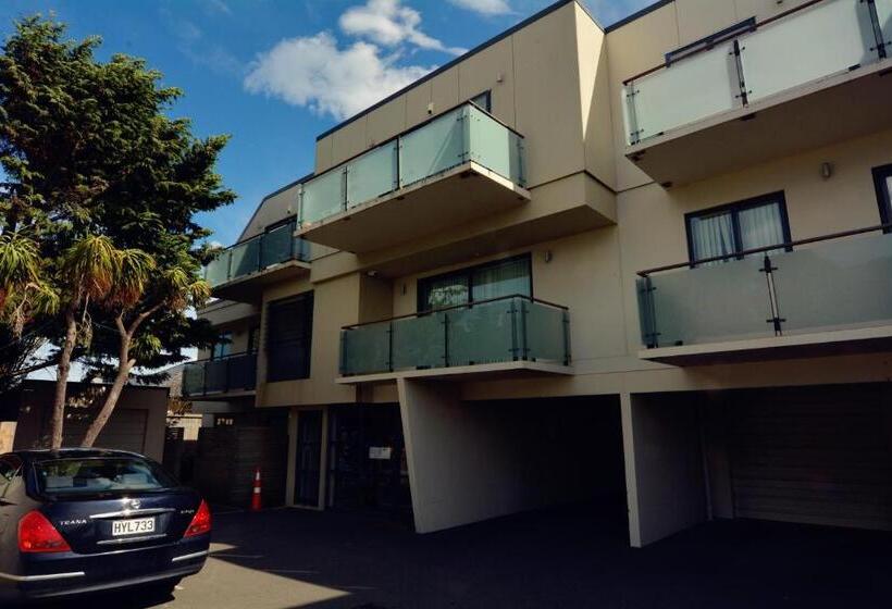 标准工作室, Beachlife Apartments