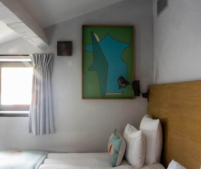 Семейный Номер, Auberge De Banne