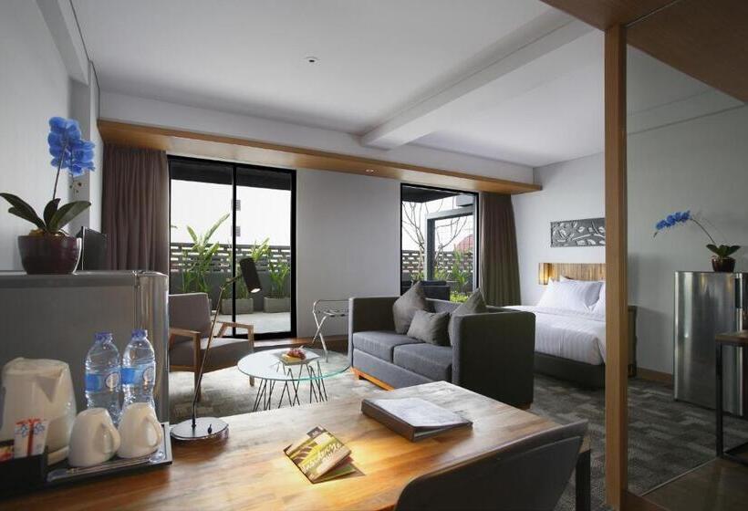 Люкс, Batiqa Hotel Jababeka Cikarang