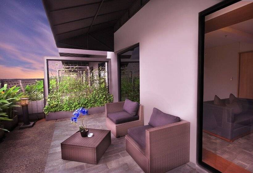 Люкс, Batiqa Hotel Jababeka Cikarang