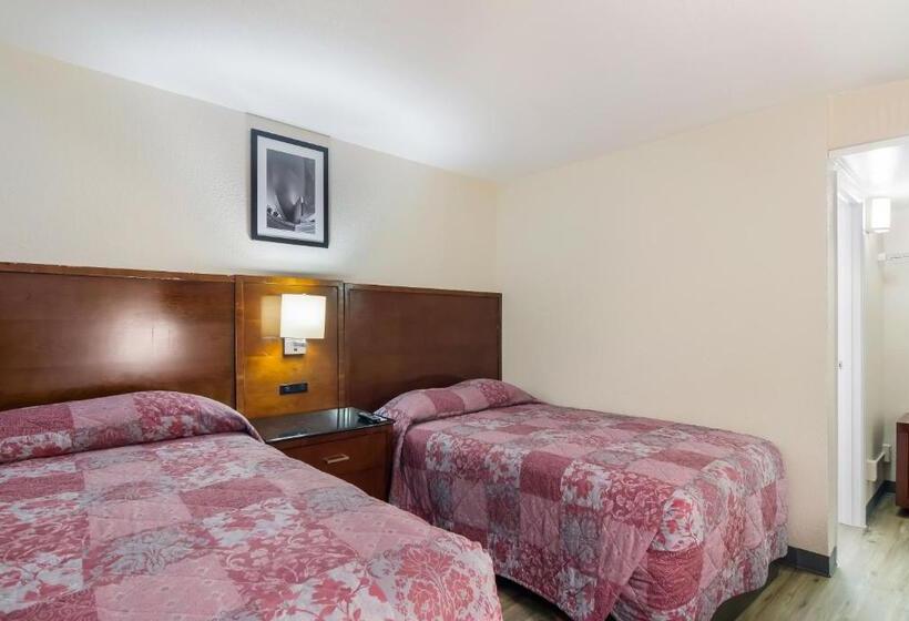 Номер Стандарт 2 Двуспальные Кровати, Rodeway Inn Greeley