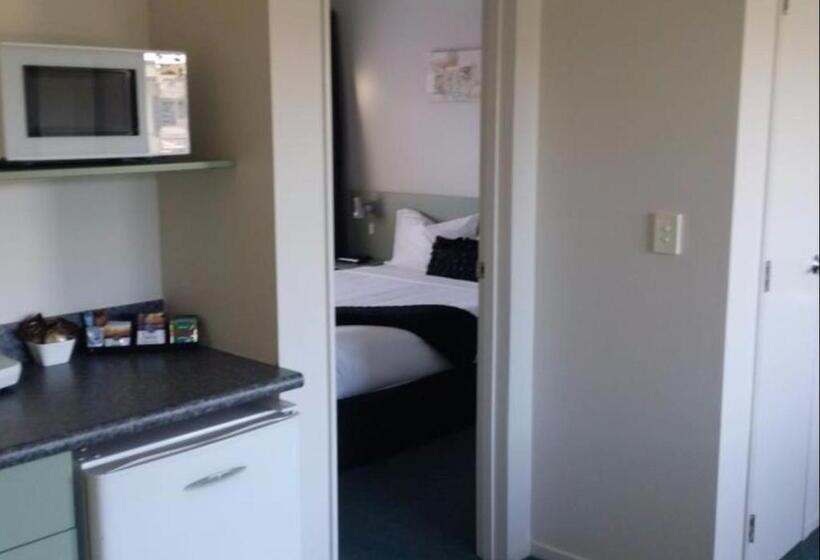 스위트, Asure Abode On Courtenay Motor Inn