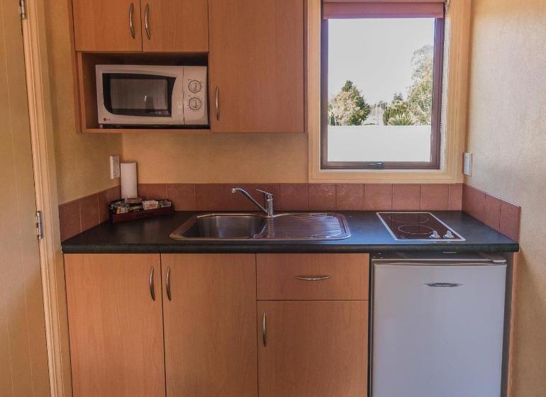Студия Стандарт, Red Tussock Motel