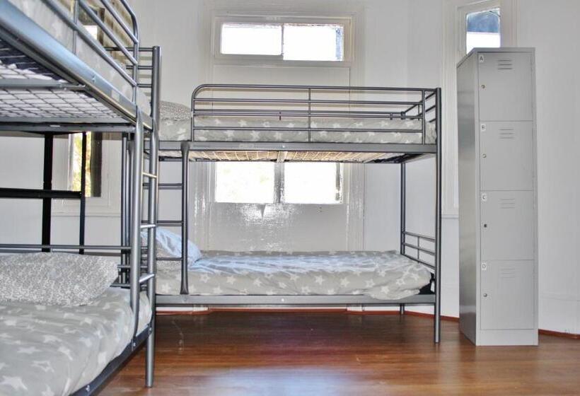 공동 객실, The Hive Hostel   Traveler Friendly, Passport Only