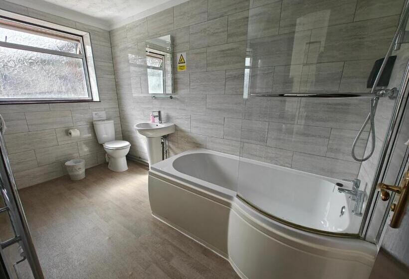 اتاق استاندارد, Little Foxes Hotel & Gatwick Airport Parking