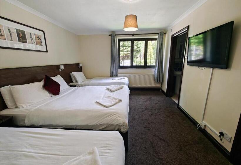 اتاق خانوادگی, Little Foxes Hotel & Gatwick Airport Parking
