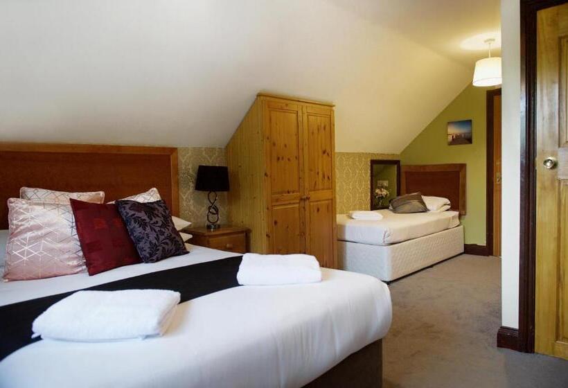 اتاق استاندارد سه نفره, Little Foxes Hotel & Gatwick Airport Parking