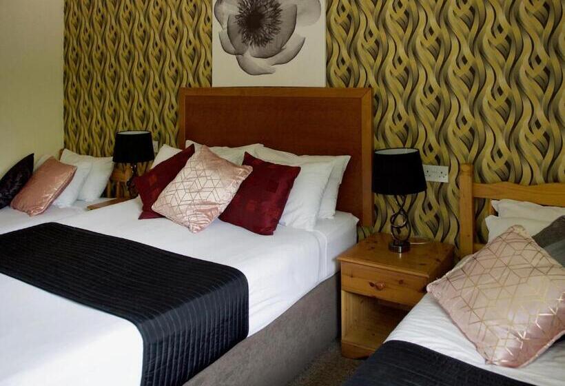اتاق استاندارد سه نفره, Little Foxes Hotel & Gatwick Airport Parking