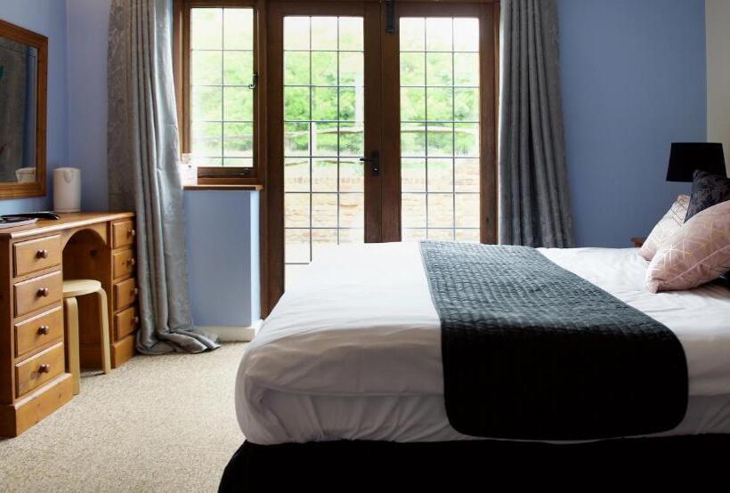 اتاق استاندارد, Little Foxes Hotel & Gatwick Airport Parking