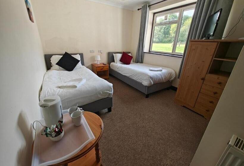 اتاق استاندارد, Little Foxes Hotel & Gatwick Airport Parking