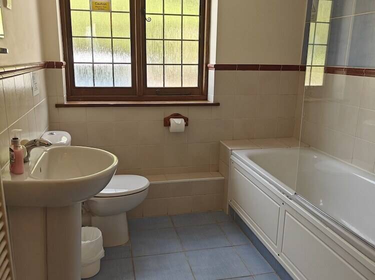 اتاق استاندارد, Little Foxes Hotel & Gatwick Airport Parking
