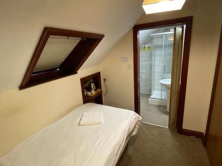اتاق استاندارد یک نفره, Little Foxes Hotel & Gatwick Airport Parking