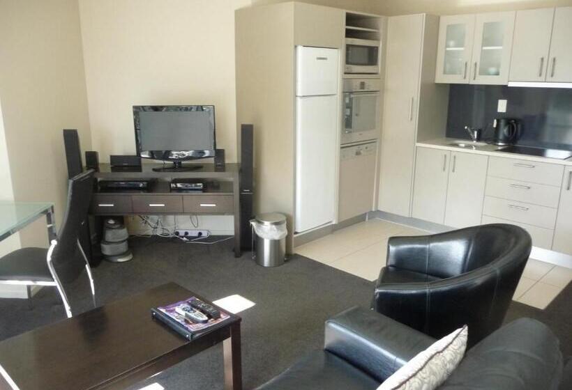 آپارتمان 1 خوابه, Esplanade Apartments