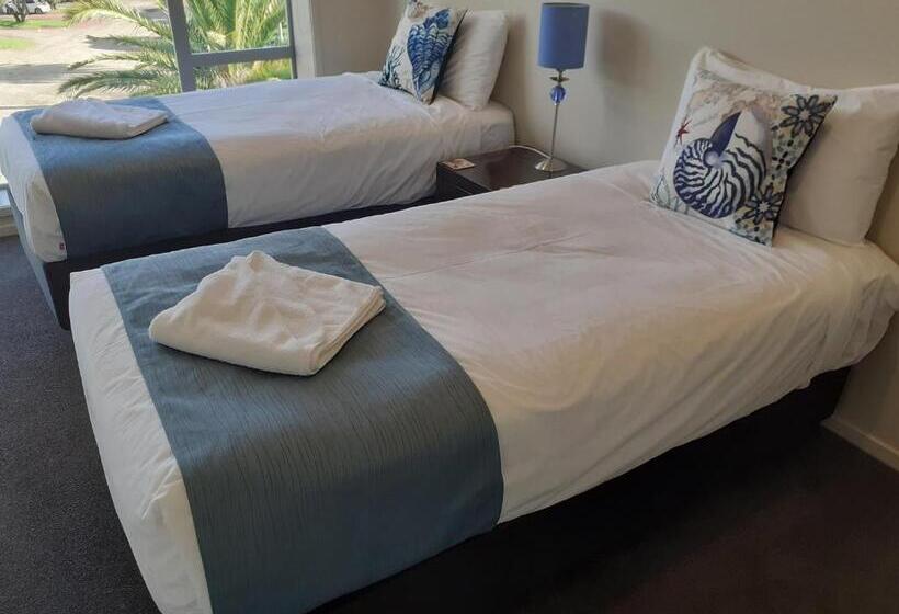 1 Bedroom Penthouse Apartment, Esplanade Apartments
