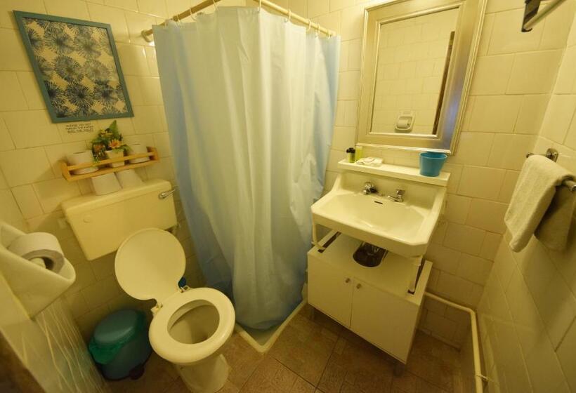 Номер Стандарт, Christys Palace