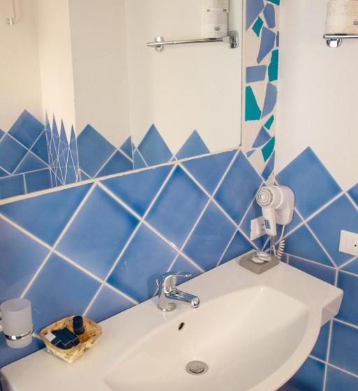 اتاق استاندارد چهار تخته, Olbia City