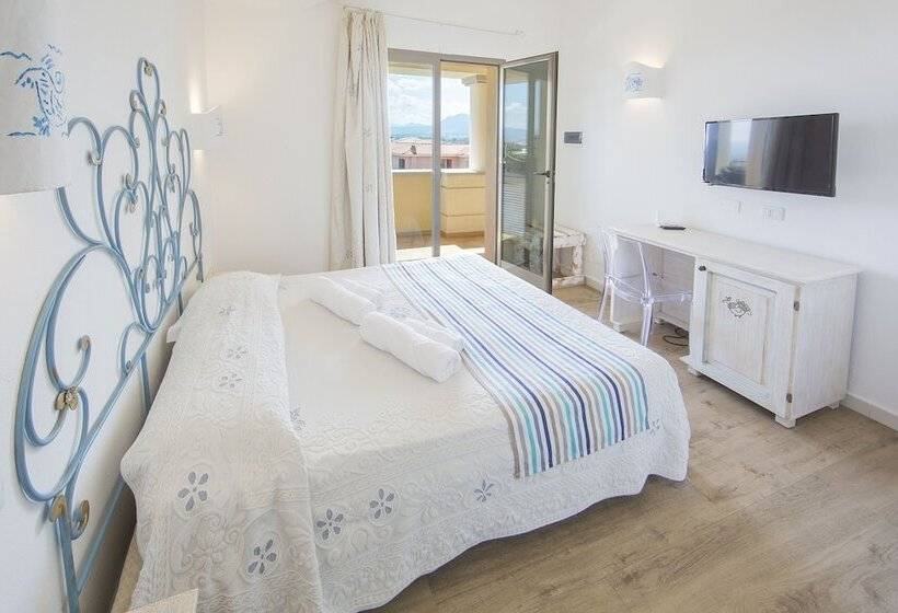 اتاق استاندارد سه نفره, Olbia City