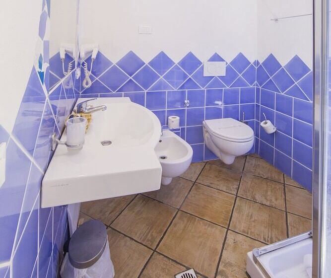 اتاق استاندارد چهار تخته, Olbia City