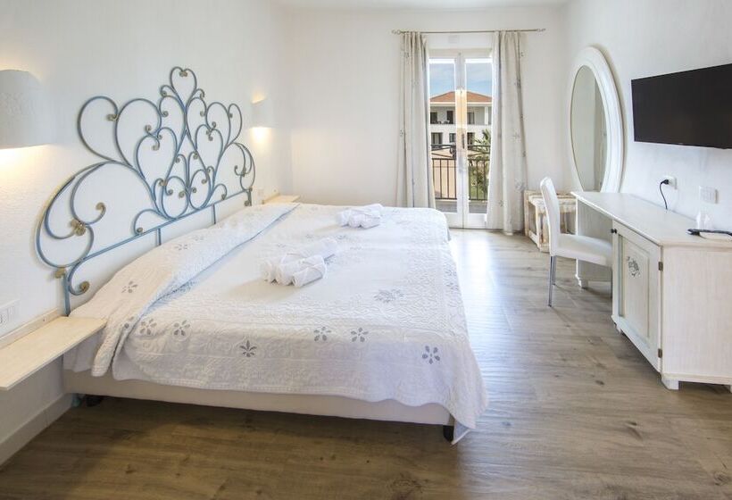 اتاق استاندارد چهار تخته, Olbia City