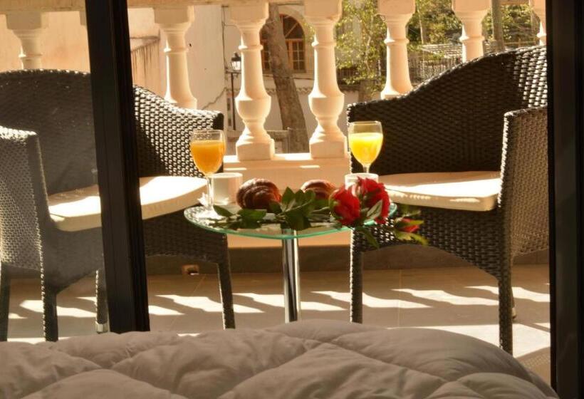 Номер Deluxe с Балконом, Alcalá Del Jucar Hotel Pelayo