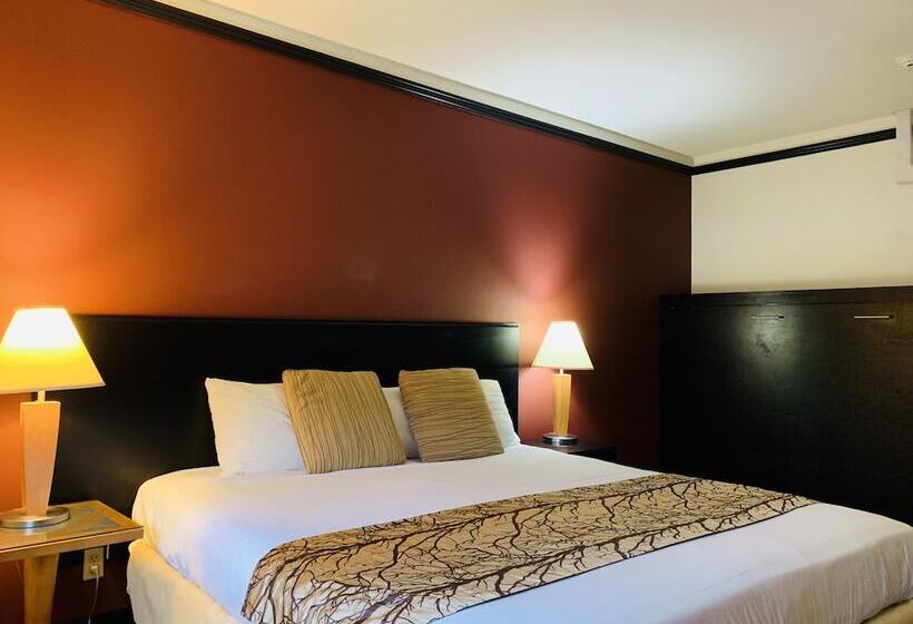 Quarto Estandar, At The Waldorf