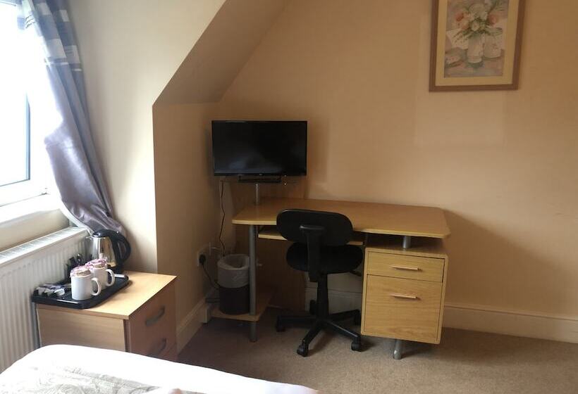 标准单人间共用浴室, Gatwick Inn