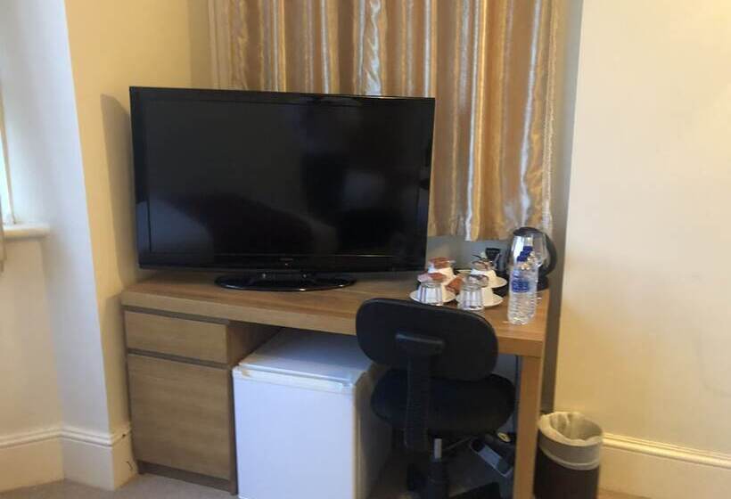 家庭间, Gatwick Inn