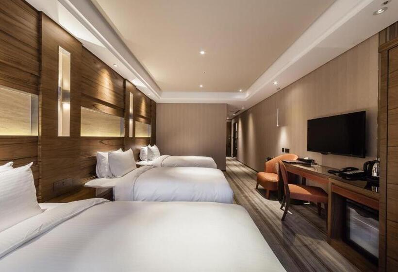 اتاق لوکس سه تخته, Green World Taipei Station