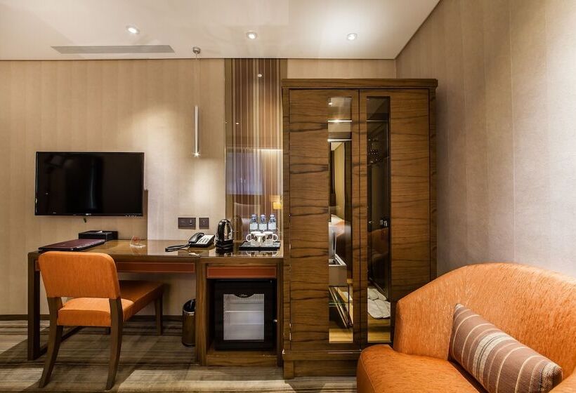 اتاق لوکس سه تخته, Green World Taipei Station