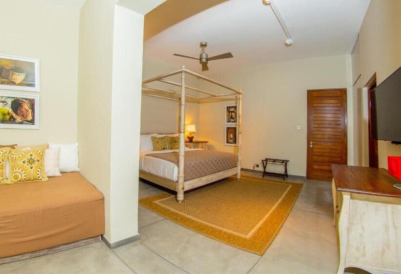 Номер Superior Боковой Вид на Море, W15 Weligama