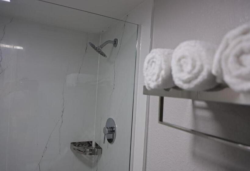 Номер Стандарт, Airport Inn