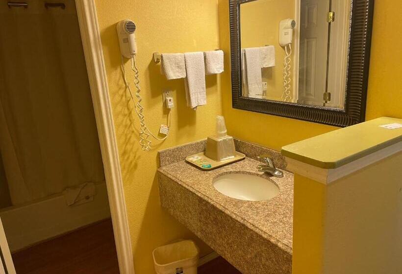 Трежместный Номер Economy, Dilley Executive Inn
