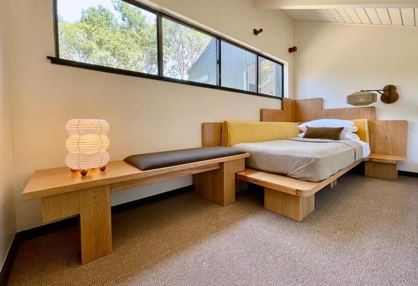 디럭스 룸 킹사이즈 침대, Lodge At Marconi