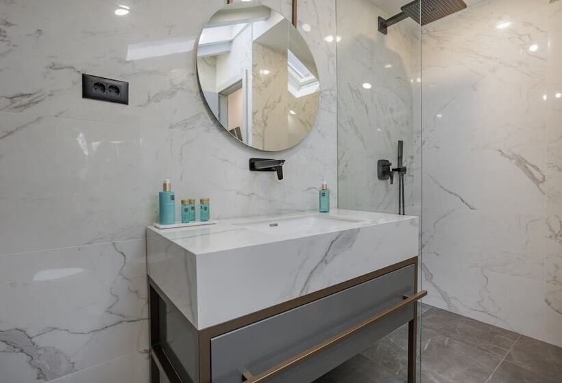 Quarto Deluxe, Heritage Rooms Split Olympic Dream