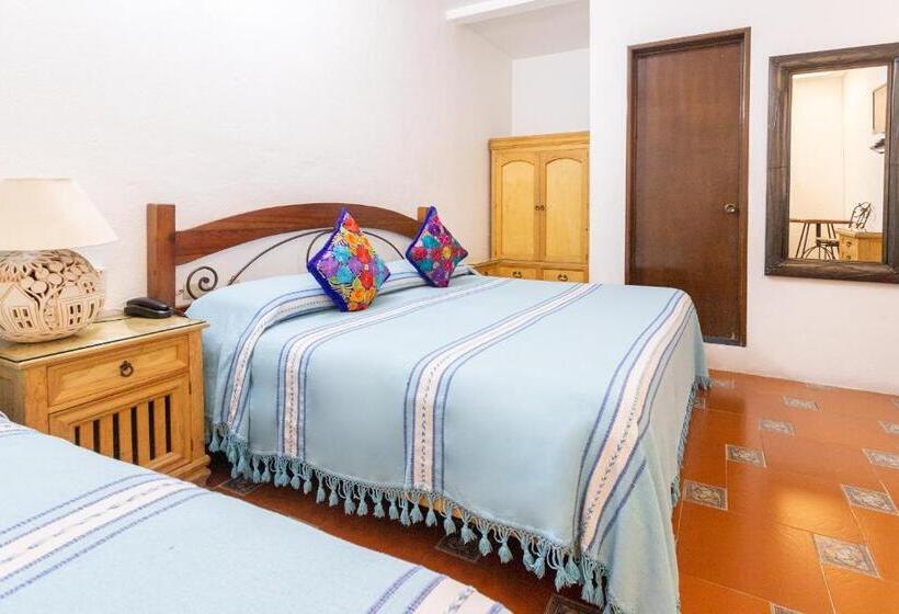 اتاق پریمیوم چهارنفره, Posada Del Centro
