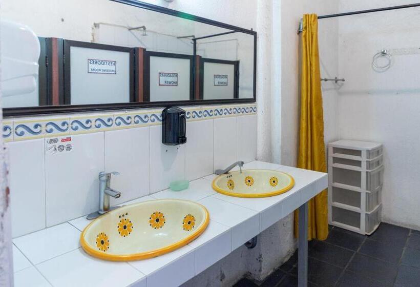 اتاق خانوادگی با سرویس بهداشتی مشترک, Posada Del Centro