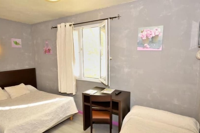 Номер Стандарт Трехместный, Hôtel La Belle Etape