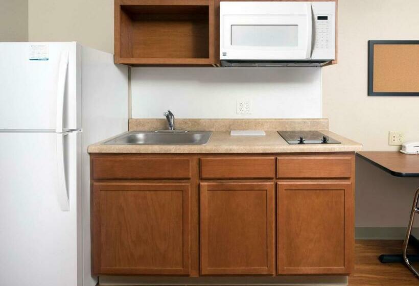 Номер Стандарт, Extended Stay America Select Suites  Kansas City  Stadium