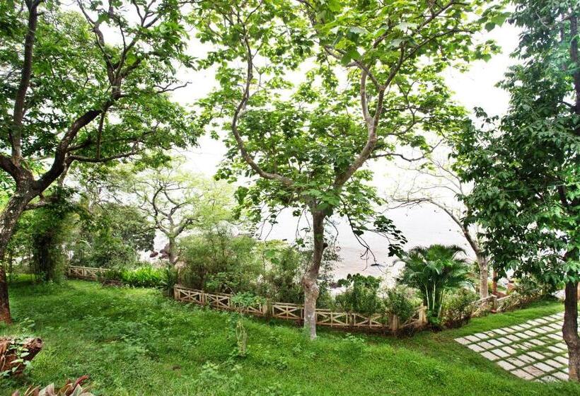 کابین, Stone Water Eco Resort