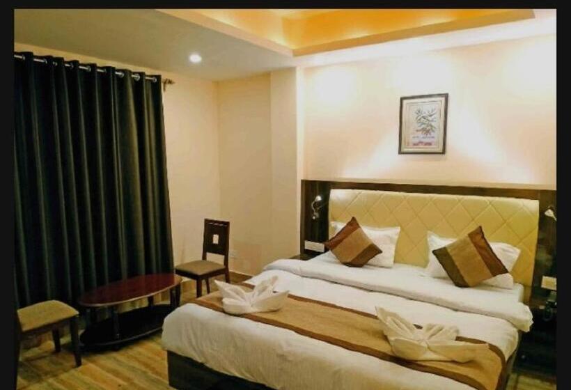 اتاق استاندارد سه نفره, Garden Retreat