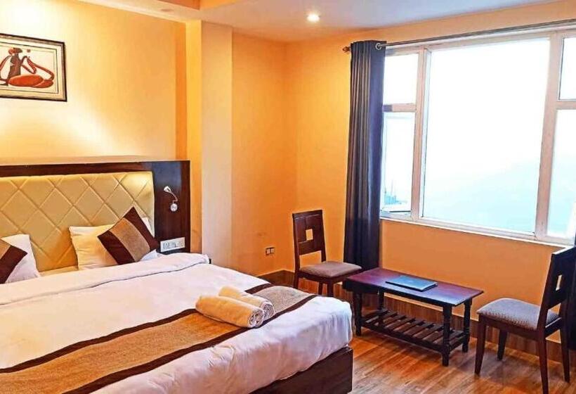 اتاق استاندارد سه نفره, Garden Retreat