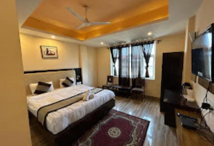 اتاق استاندارد سه نفره, Garden Retreat