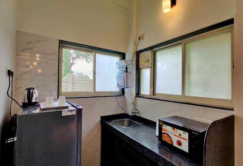 Вилла 1 Спальня, Pushpam Lords Resort Karjat  Pure Veg