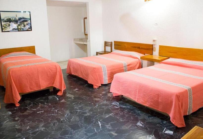 Quarto Triplo Estandar, Avenida Ixmiquilpan