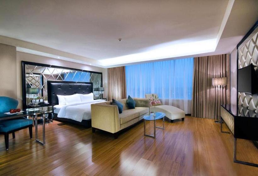 Полулюкс, The Alana Hotel & Convention Center Solo By Aston